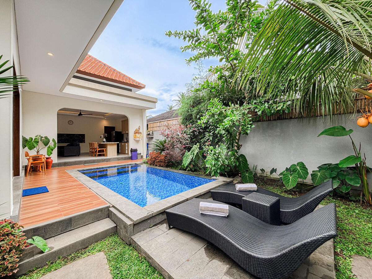 GOLD FISH HOUSE UBUD